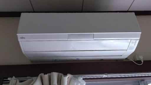 富士通エアコン（取り外しできる方）AS - R22D　6〜8帖
