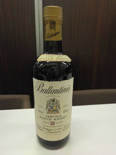 ウイスキー　Ballantines　VERY  OLD  AGED30　YEARS【ジャングルジャングルイズミヤ広陵店】