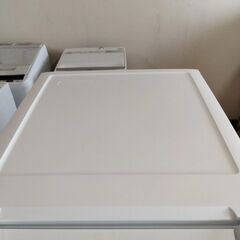 [N-3526] ワールプールジャパン REFAGE ノンフロン冷凍冷蔵庫 YRZ-F15LW 156L 2023年製【中古品】 送料＆設置込み