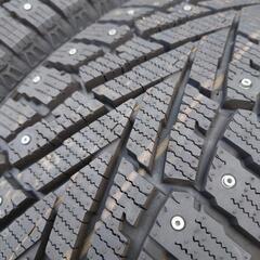 235/60R18 107T スパイクタイヤ4本セット