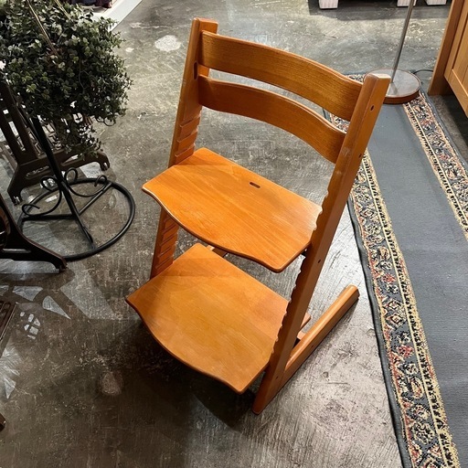 北海道  帯広  ハイチェア  ベビーチェア  STOKKE  トリップトラップ  家具  椅子  チェア  モノココ  モノココ帯広店
