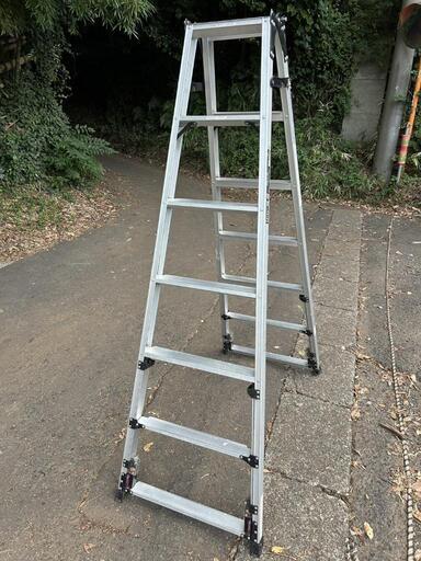四脚アジャスト式はしご兼用脚立　スタッピー　ピカ