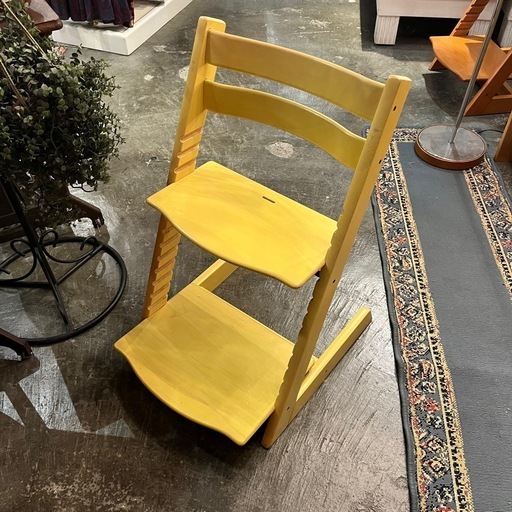 北海道  帯広  ハイチェア  ベビーチェア  STOKKE  トリップトラップ  家具  椅子  チェア  モノココ  モノココ帯広店