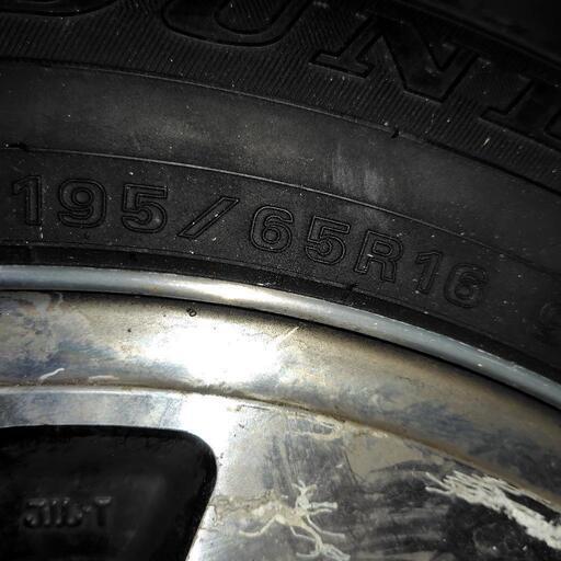 195/65/16 ホイールタイヤ4本セットjb23ジムニーに付いてました。 (し  