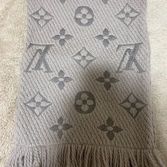 ルイヴィトン エシャルプ ロゴマニア マフラー グレー 美品 - マフラー