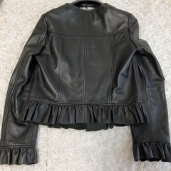 GNA定価１０万　黒 本革ラムレザージャケット フリル付き　Mサイズ