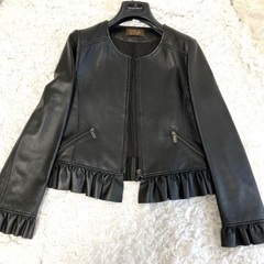 GNA定価１０万　黒 本革ラムレザージャケット フリル付き　Mサイズ