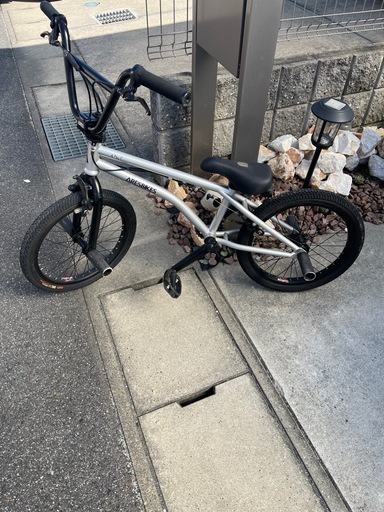 ARESBIKES - ADIT  BMX  18インチ　小学生　本格的　　アーレス