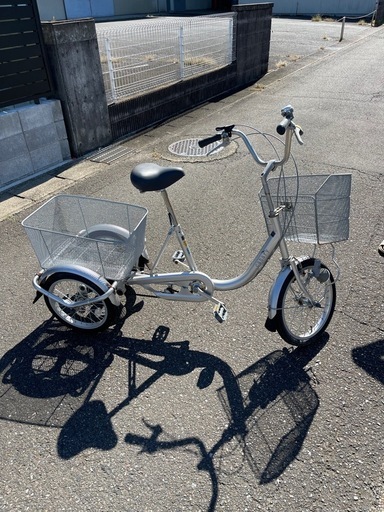 シルバー　canary 三輪車