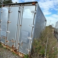 コンテナ 箱車 札幌 東米里 どちらかお一つになります。