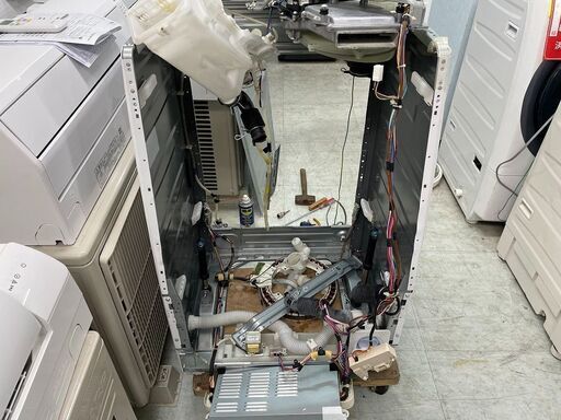 洗濯機の分解クリーニング行っています！配送設置込み　シャープ7.0K洗濯乾燥機　2019年製　分解クリーニング済み！！この商品は水槽セット新品交換していますので末永く使用できると思います。