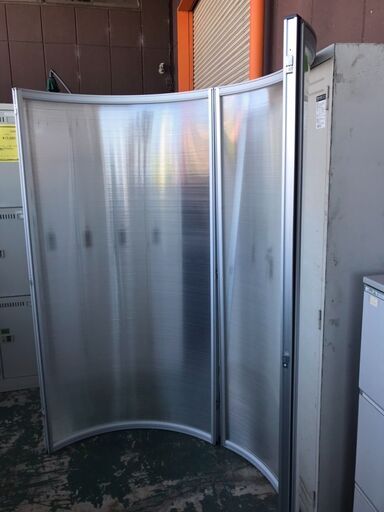 パーテーション　湾曲　半透明　ジャングルジャングル貝塚店　貝塚市　二色浜