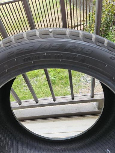 スタッドレスタイヤ225/45Ｒ18