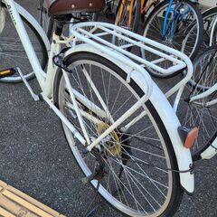 ★店頭にて試乗可★ J7828　シティサイクル　ホワイト　27インチ　6段変速　オートライト　簡易クリーニング済　【リユースのサカイ柏店】　 中古自転車 　流山市 中古自転車 松戸市 中古自転車 我孫子市 中古自転車 船橋市 中古自転車 守谷市 中古自転車 取手市 中古自転車　