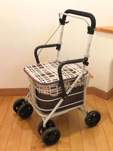 【ほぼ未使用】楽々健　シルバーカー　ラクーノワゴン　座面下収納の容量15㎏可能