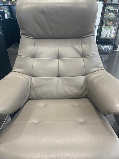 カリモク ファースト リクライニングチェア オットマン付 展示品