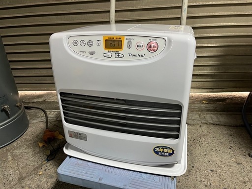 ダイニチ ブルーヒーター FW-4621 ムーンホワイト 石油ファンヒーター 2021年製 タンク容量9.0L 木造12畳 コンクリ16畳 稼働OK 中古品 ①