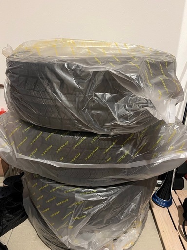 235/45R18 スタッドレスタイヤセット