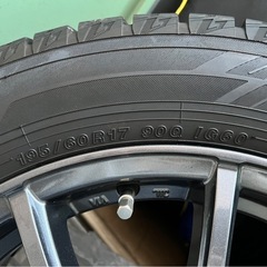 スタッドレスタイヤ、ホイール(ロッキー&ライズ) 