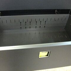 オカムラ　　新品4段ラテラル書庫　鍵付き