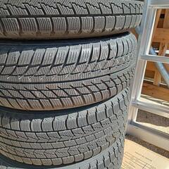 スノ―タイヤ205-60-16