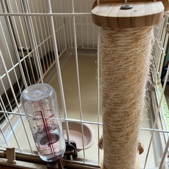 ウッディキャットケージ 2段 ＋麻爪研ぎ＋給水器＋ キャスター台元