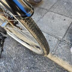 クロスバイク　２７インチ　６変速　カゴ　付き　雨カバー　付き　黒　配達可能