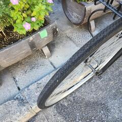 クロスバイク　２７インチ　６変速　カゴ　付き　雨カバー　付き　黒　配達可能