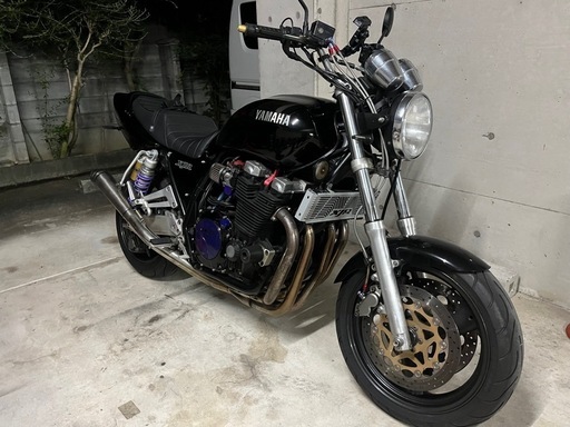 早い者勝ち　YAMAHA XJR1200