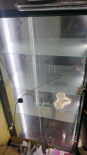 飾り棚　LED