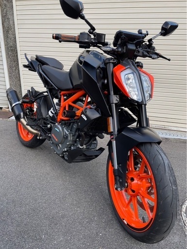 美車　KTM デューク390