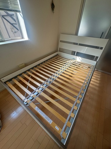 IKEA TRYSIL ダブルベッドフレーム　ホワイト