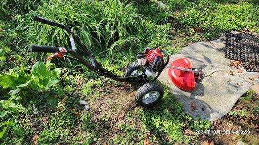 新品同様 39800円 →29800円 速刈り君Jr. K-28T 手押しエンジン草刈