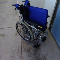 車椅子（折りたたみ可能）