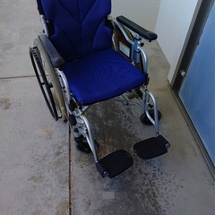車椅子（折りたたみ可能）
