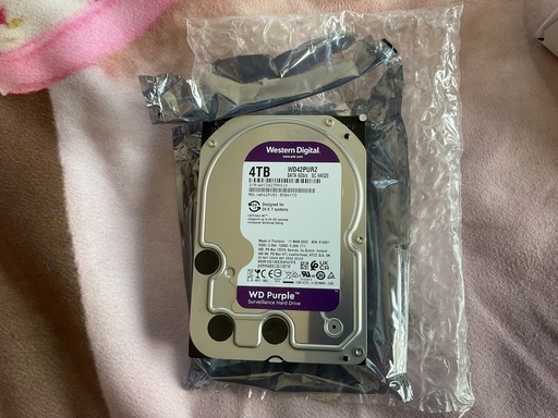 Western Digital 4TB 3.5” PC ハードドライブ - 新品 (WDパープル)