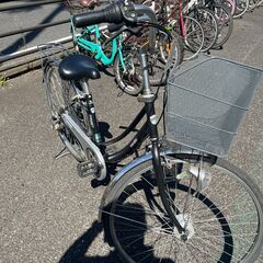 リサイクルショップどりーむ天保山店　No1424　自転車　ママチャリ　超美品　６段ギア付き　鍵付き　ハンドルロック付き　LEDオートライト付き　２７インチ