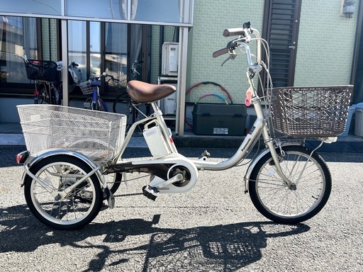 パナソニック電動アシスト三輪自転車　ビビライフ BE-ELR832