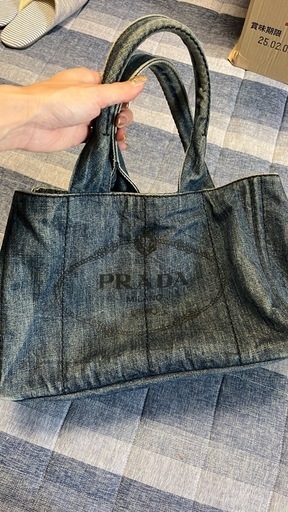 プラダ  PRADA バッグ　Mサイズ
