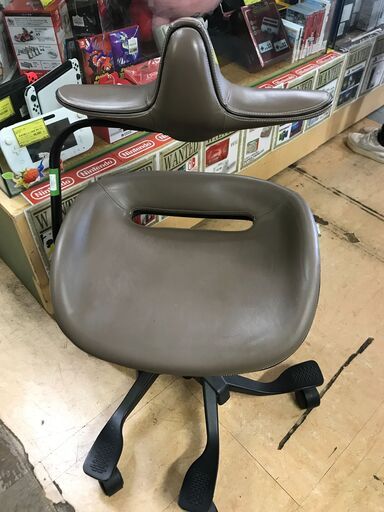 【FU1153】★ウリドゥル姿勢矯正チェア ブラウン チェア 椅子 家具 クリーニング済 堺市 深井 【ジャングルジャングル深井店】