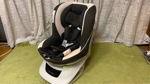 チャイルドシート 美品エールべべ