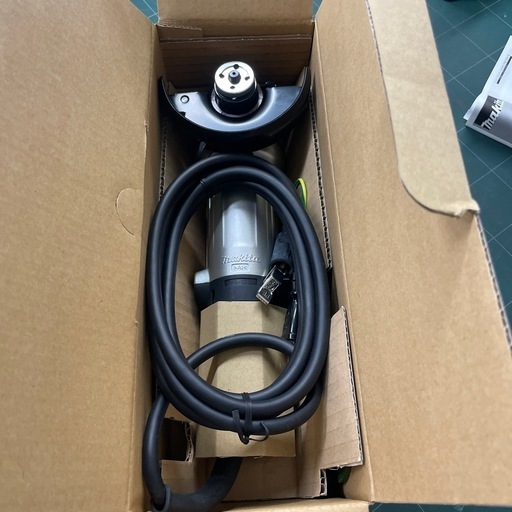マキタ　makita 100mm ディスクグラインダ　9533 未使用　ジャングルジャングル貝塚店　貝塚市　二色浜