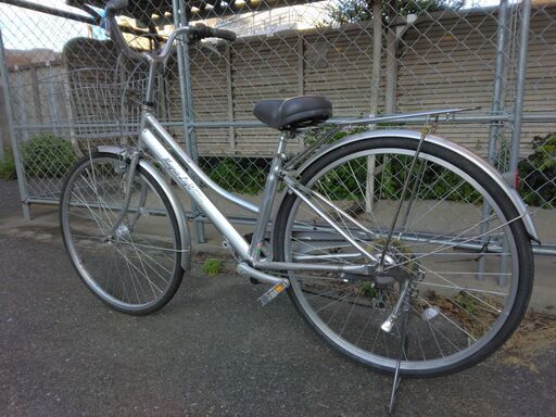 27インチのママチャリです。 LEDオートライト、外装6段ギア  