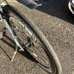 クロスバイク　ホワイト　自転車　28インチ