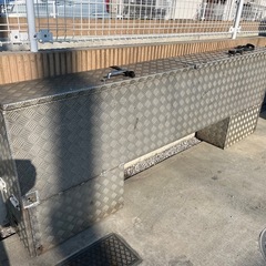 大型、中型トラック用道具箱
