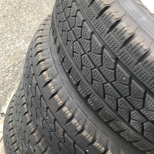 07》デリカスペースギア 225/80R15 交わす 冬タイヤ 4本セット