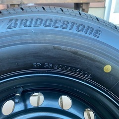 ハイエース　新車外しの純正タイヤセット