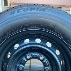 ハイエース　新車外しの純正タイヤセット