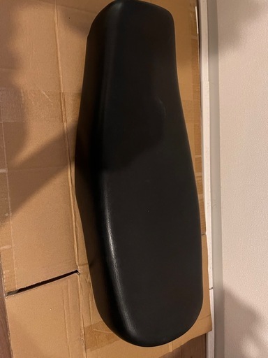 グラストラッカー純正シート