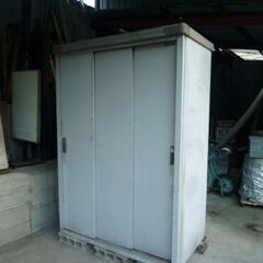 まだまだ使えます！さすが国産ヨドコウの中型物置　中古